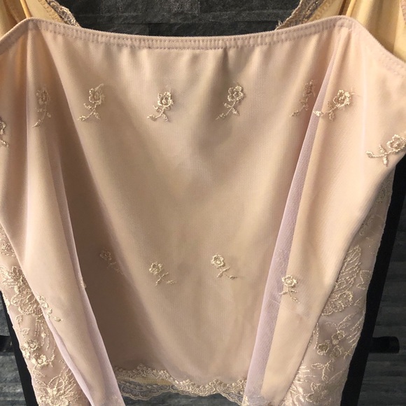 Precision Collection Lace Top - Picture 3 of 4